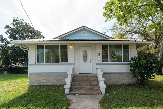 Building Photo - 23 Hope St