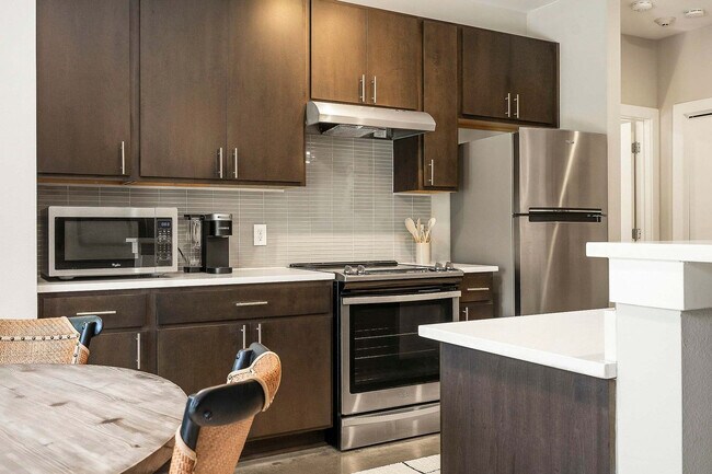 Building Photo - 2505 Thornton Rd