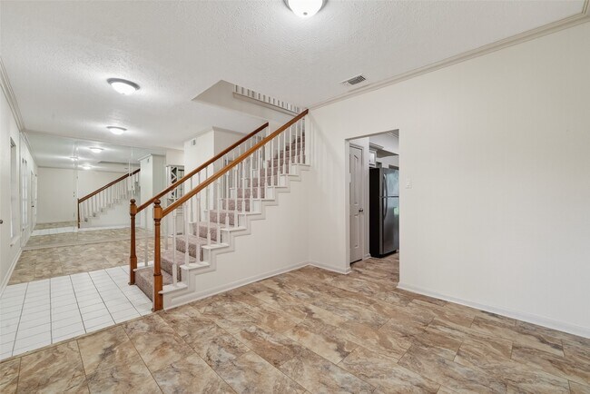 Building Photo - 11818 Snowberry Dr