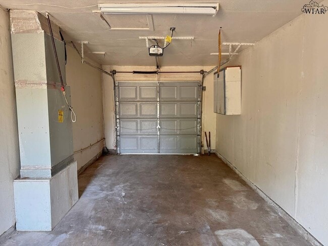 Building Photo - 4118 Palomino St