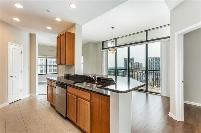 Building Photo - 3040 Peachtree Rd NW