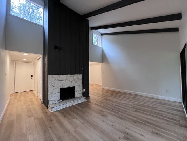 Building Photo - Desirable Sodo District, this spacious 2 b...