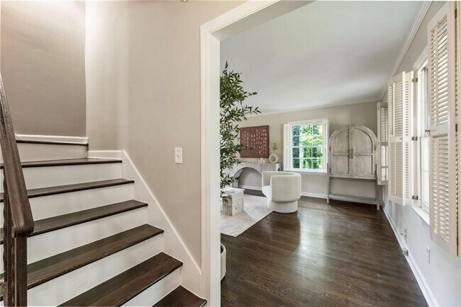Building Photo - 4243 McClatchey Cir NE