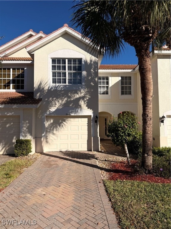 Building Photo - 860 Hampton Cir