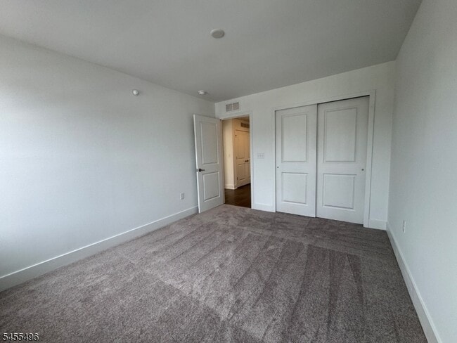 Building Photo - 71 Eastwood Ter
