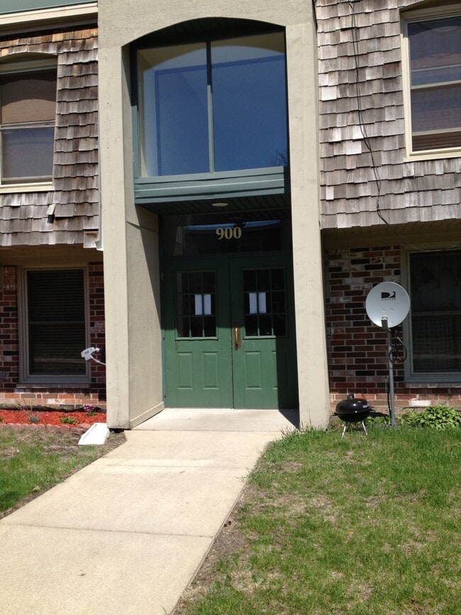 Primary Photo - 900 9th Ave S