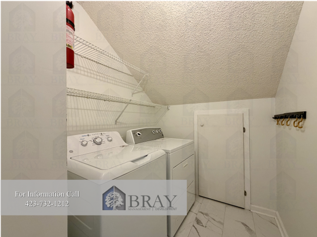 Building Photo - Updated spacious 4-Bedroom Near Boones Creek
