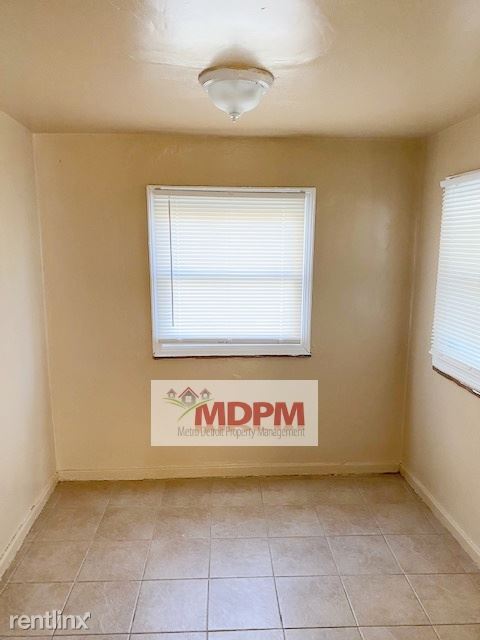 Building Photo - 4 br, 1.5 bath House - 5064 Marseilles St