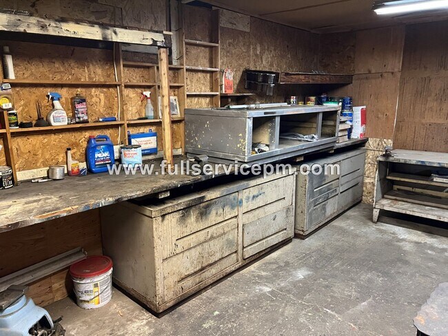 Building Photo - Wonderful corner lot home.