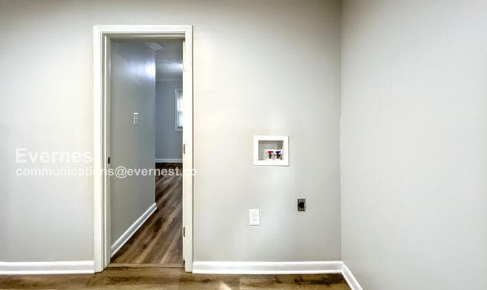 Building Photo - 2168 Rexford Dr