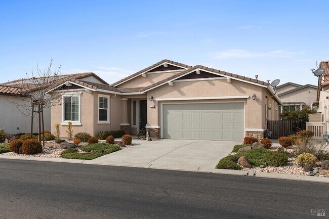 Building Photo - 343 Silver Ridge Dr