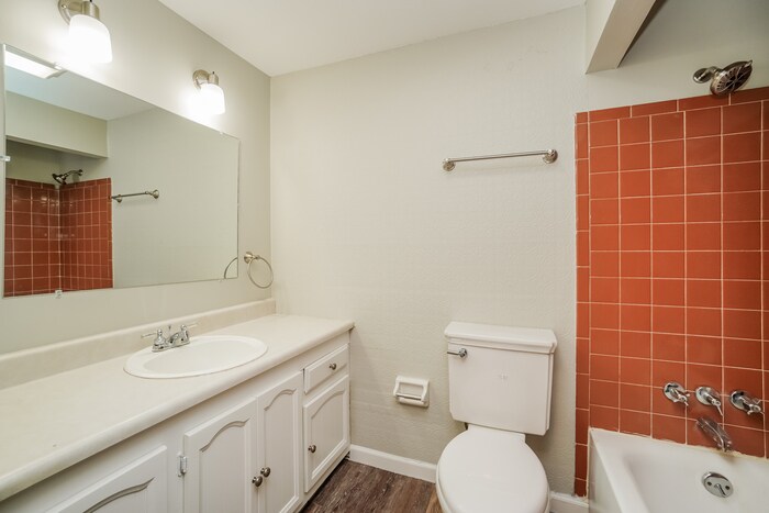 Building Photo - 333 Brownstone Dr