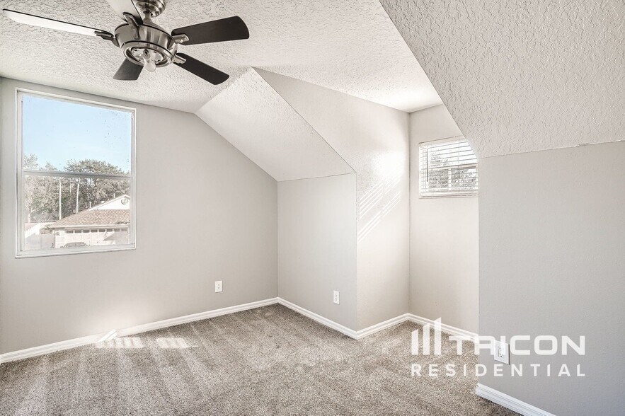 Building Photo - 1648 Harbor Oaks Dr