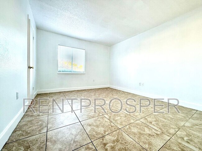 Building Photo - 4351 S Semoran Blvd