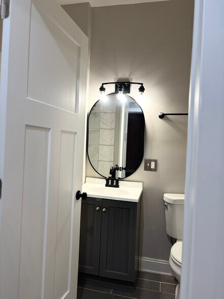 Building Photo - 6344 S Vernon Ave