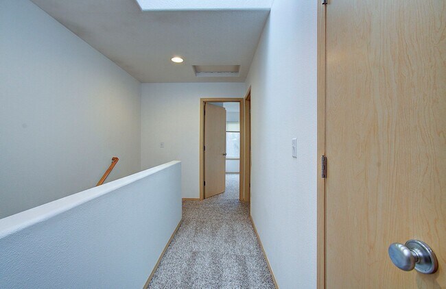 Building Photo - Beautiful 3 Bd 3 Ba Home in Bagley Downs Neighborhood