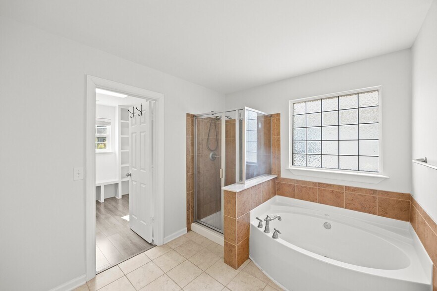 Building Photo - 2307 Harwood Hills Ln