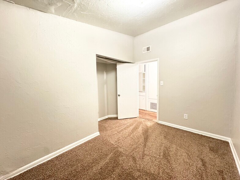 Building Photo - 616 NW 92nd St