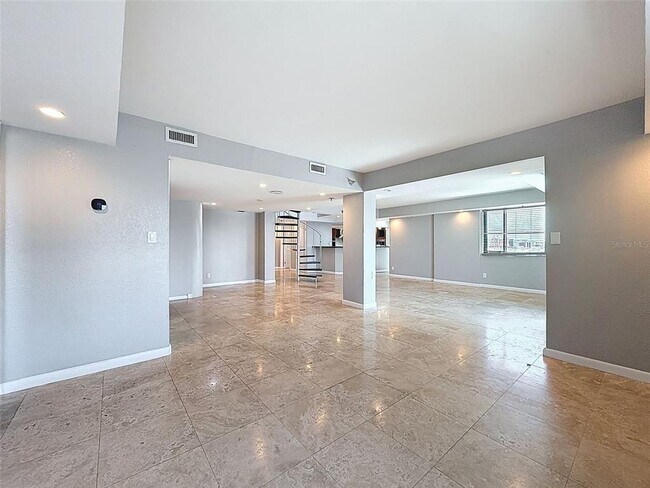 Building Photo - 201 W Laurel St