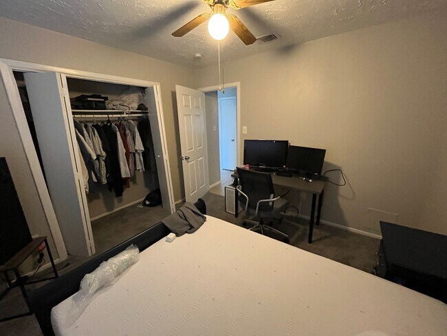 Building Photo - 24131 Tayloe House Ln