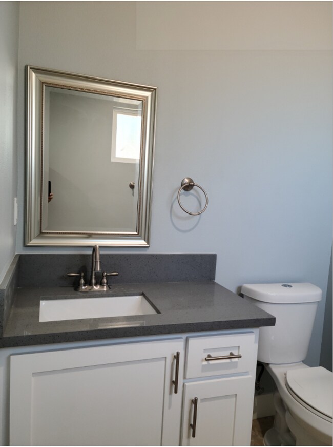 Building Photo - 33(1635)