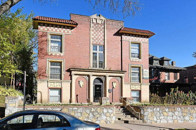 Primary Photo - 587 Grand Ave
