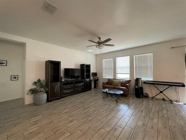 Building Photo - 33611 Sky Blossom Cir