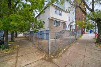 Building Photo - 246 Sip Ave