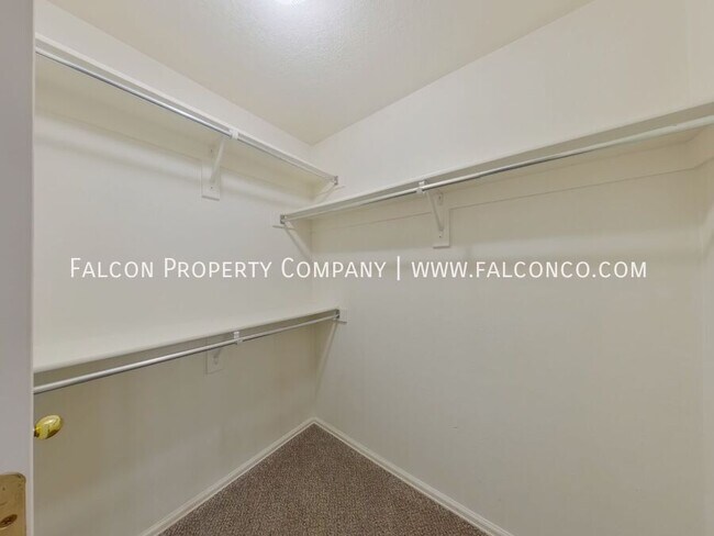 Building Photo - 6239 Hartman Dr