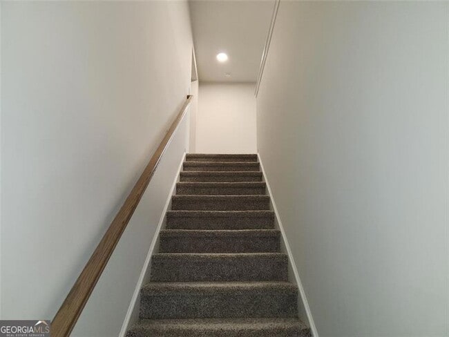 Building Photo - 235 Vly Oak Dr