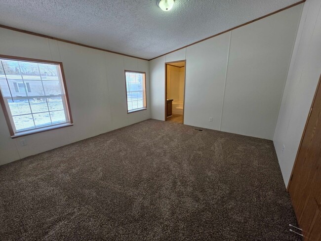 Building Photo - 4421 Beechwood St