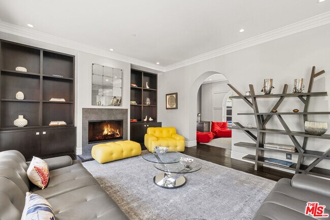 Building Photo - 2422 Cazaux Pl