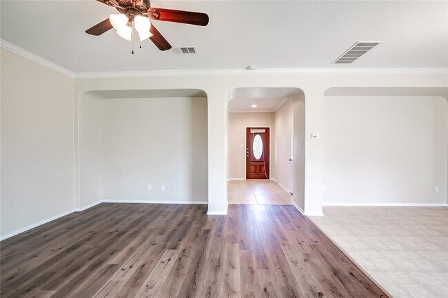 Building Photo - 123 Mancos Dr