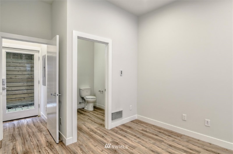 Building Photo - 1919 24th Ave S