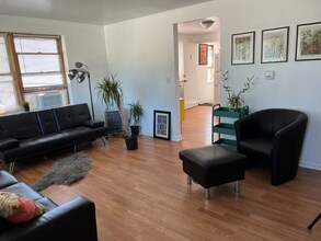 Building Photo - 3411 S Howell Ave