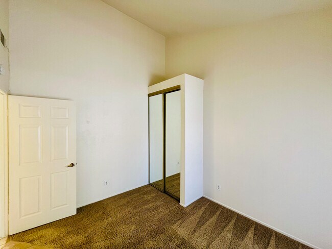 Building Photo - 43334 32nd St E