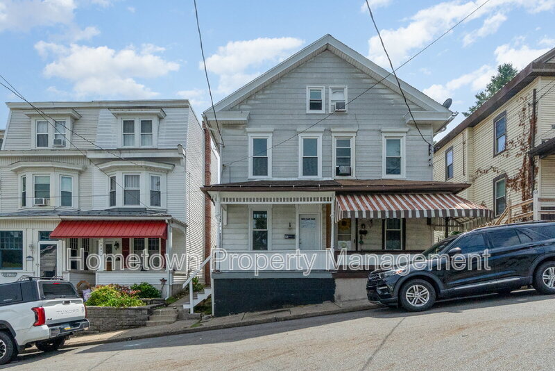 Building Photo - 609 Spruce St