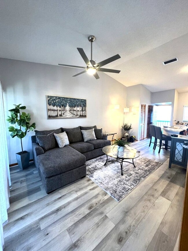 Building Photo - 4801 Casablanca Cir