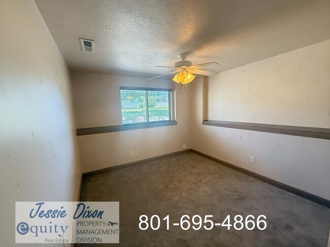Building Photo - 5725 Brook Cir