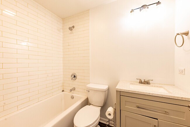 Building Photo - 2722 Larkspur Ln