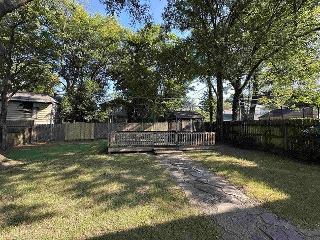 Building Photo - 1318 Harbert Ave