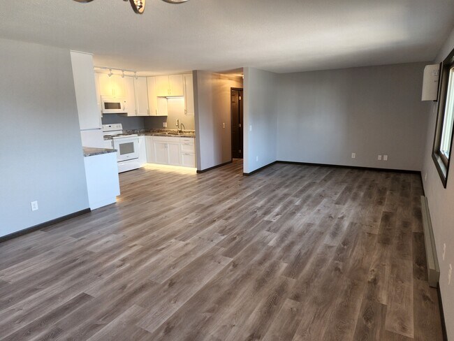 Building Photo - Sunrise Apartments LLC 16 Unit