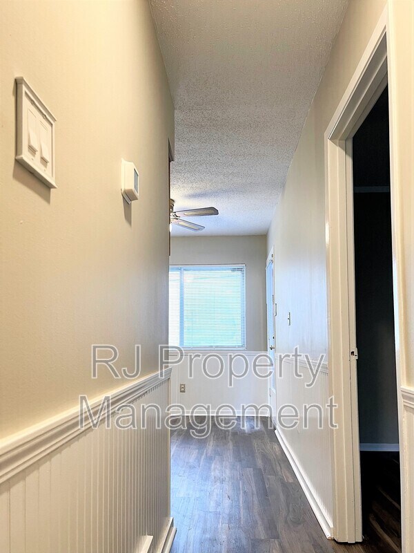 Building Photo - 4575 Buffer Dr