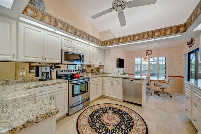 Building Photo - Furnished 3BR/3BA Home with Den, Heated Pool & Lanai in *The Meadows* Sarasota