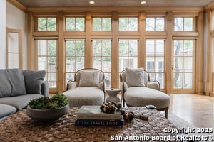 Building Photo - 140 W Fair Oaks Pl