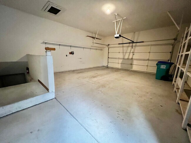 Building Photo - Charming 3 bed, 3 bath Ranch Home in South Fort Collins