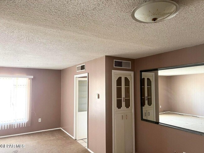 Building Photo - 9508 Gairloch Dr