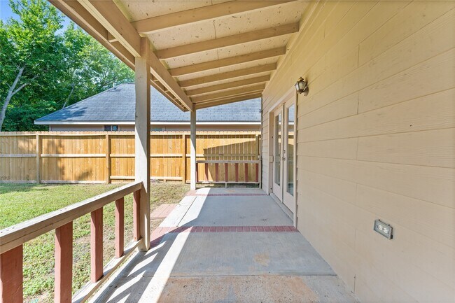 Building Photo - 11510 Palmsprings Dr