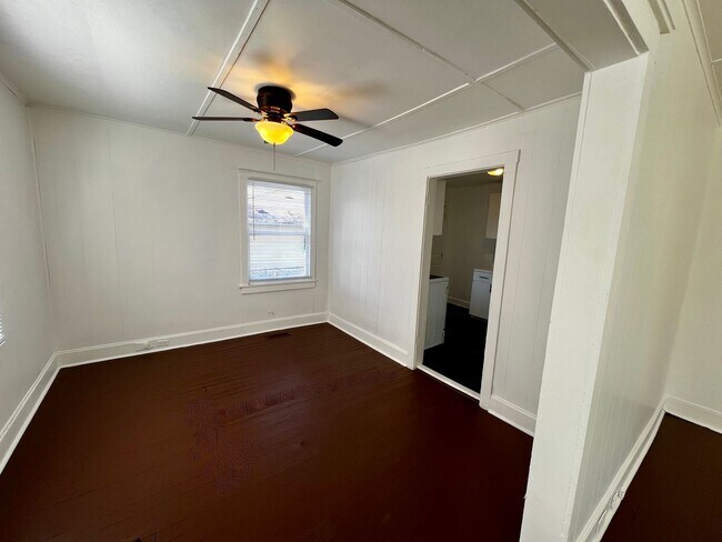 Building Photo - 1404-1406 Berry Street