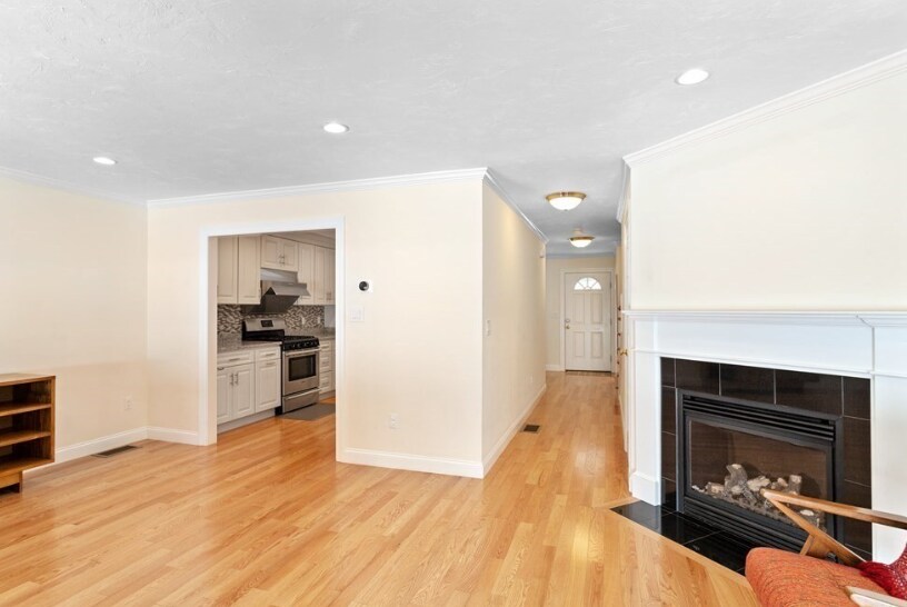Building Photo - 89 Ossipee Rd